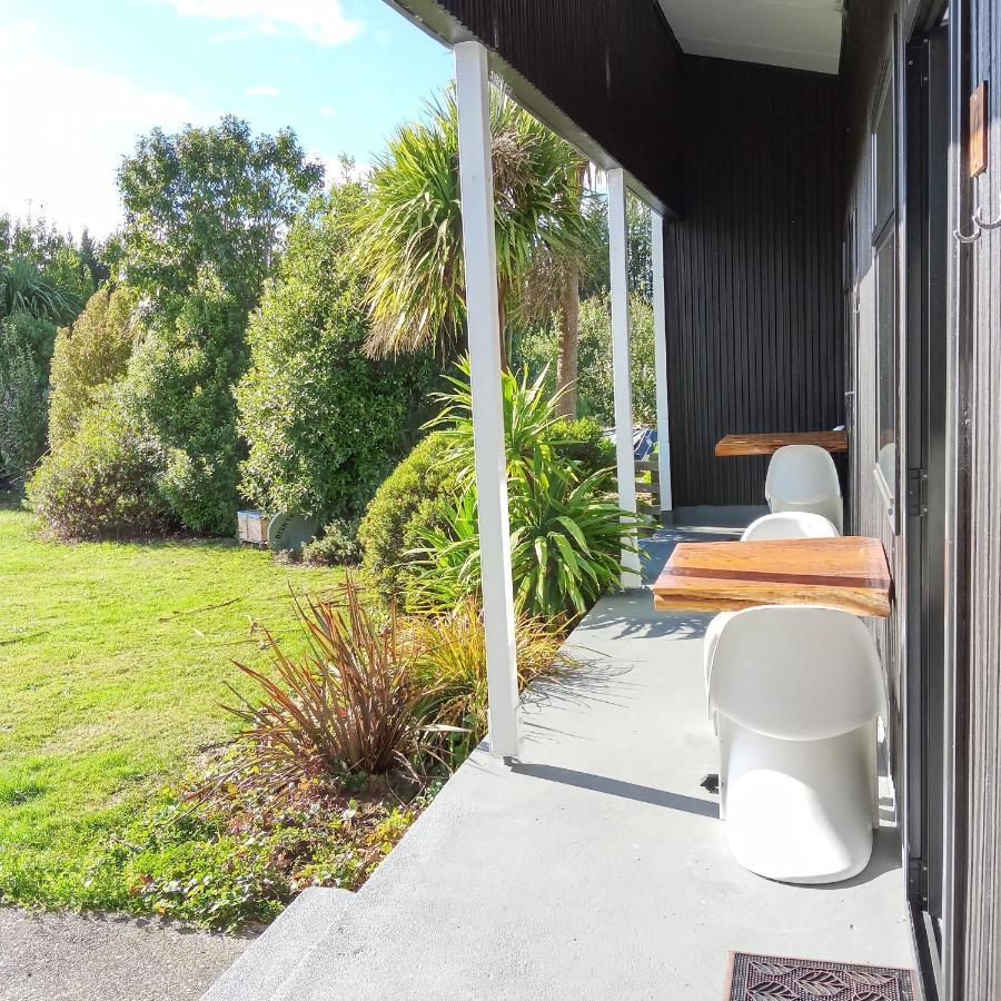 Last Light Lodge Tuatapere ภายนอก รูปภาพ