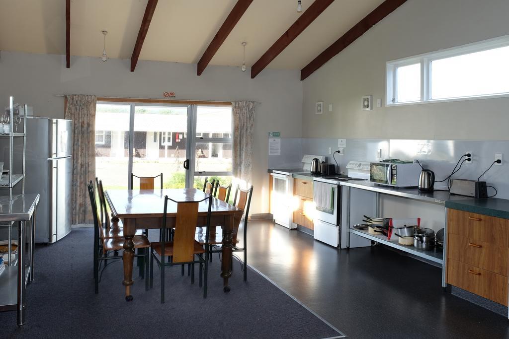 Last Light Lodge Tuatapere ภายนอก รูปภาพ